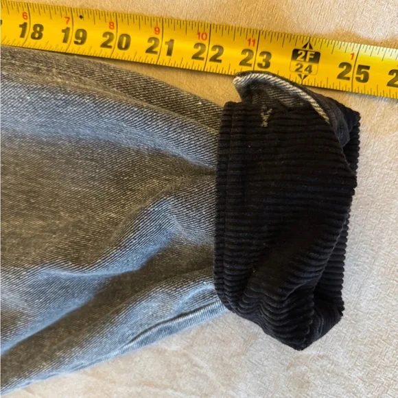 Vintage Woolrich Black Denim Chore Coat
Corduroy collar + cuffs - Buffalo plaid - Picture 13 of 13